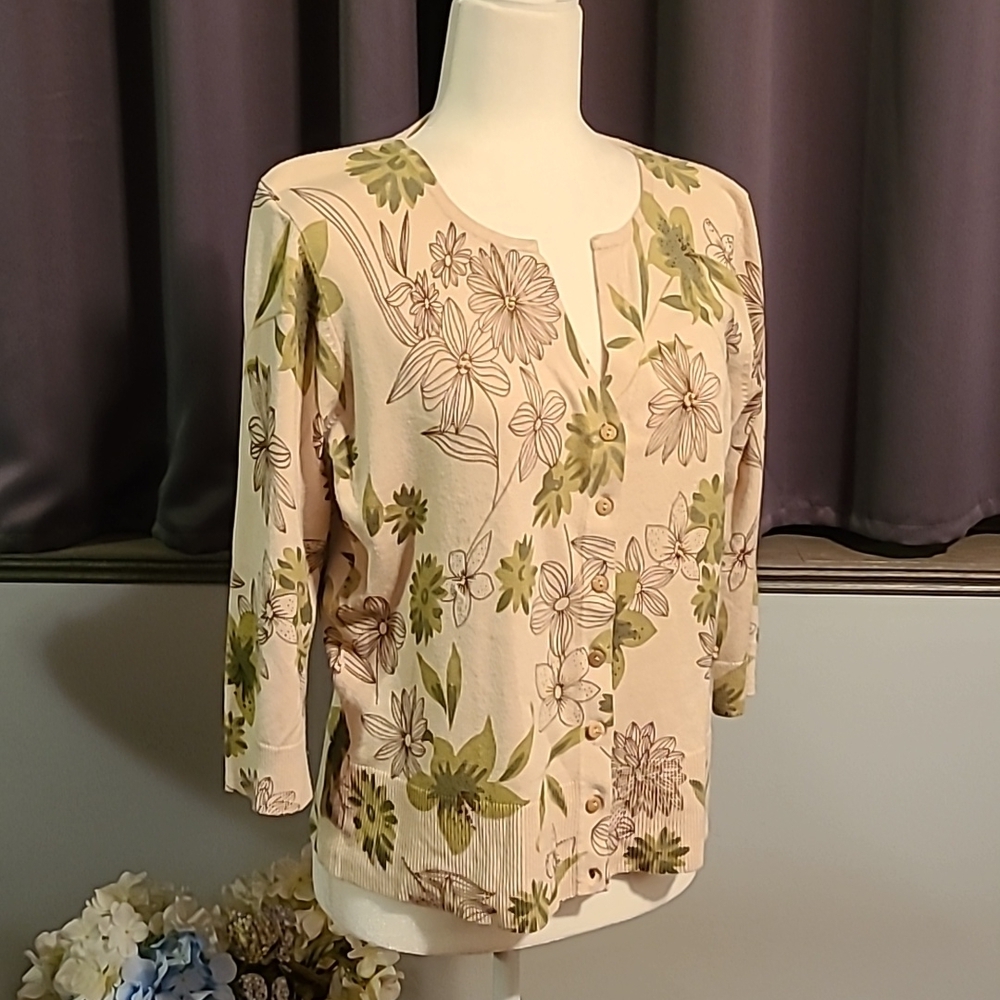 RQT Petite Floral Sweater  / Cardigan - Petite Large